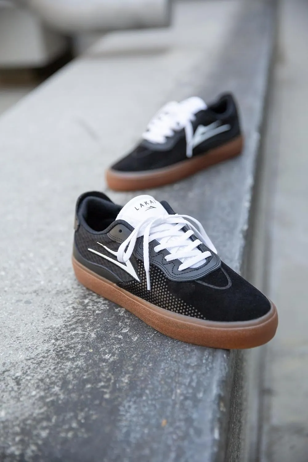 Lakai Mens Essex Low-Top Skateboarding Shoe