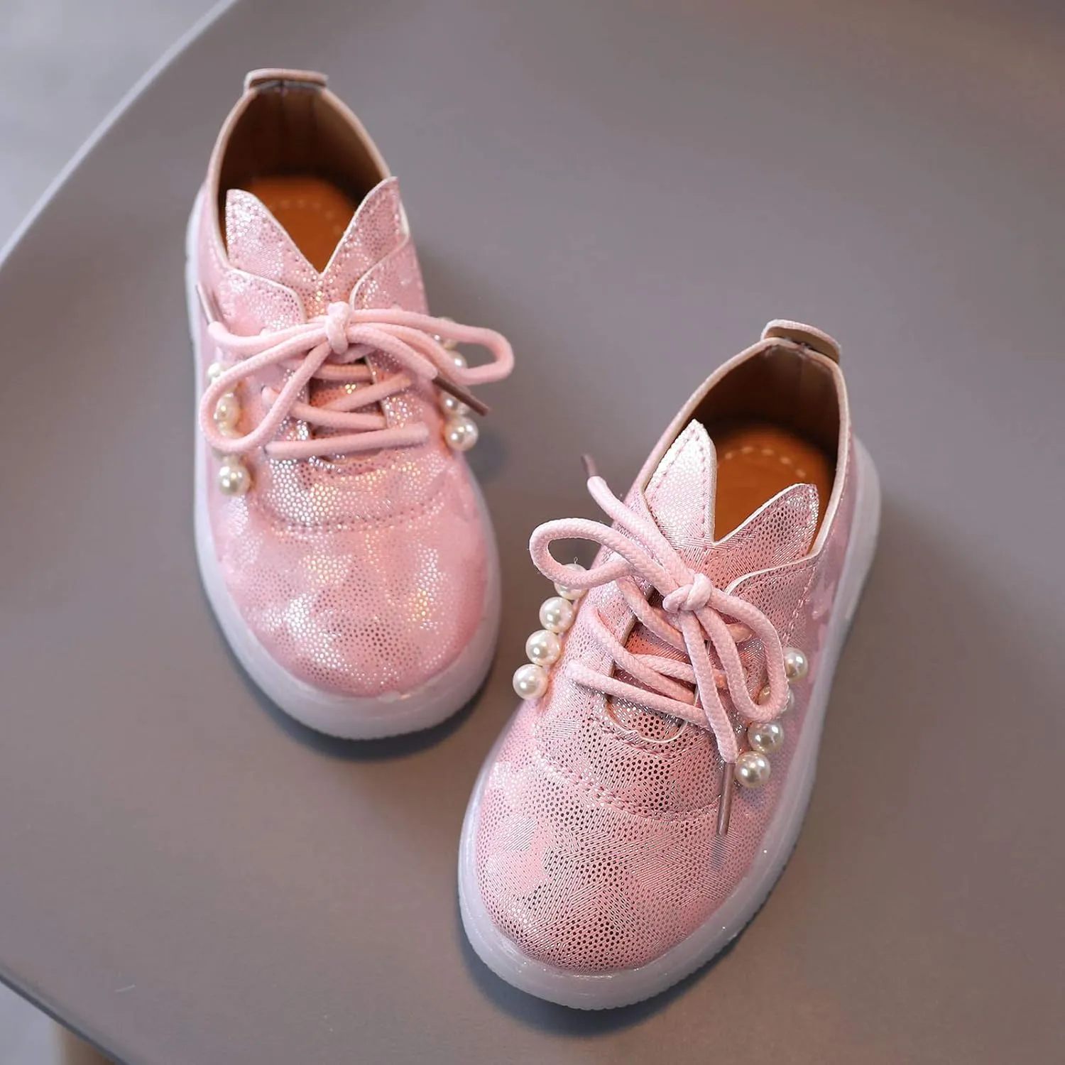 Light Up Shoes for Boys Girls Kids Tennis Sneakers Led Walking Shoes Toddler Flashing Tennis Sneakers with Pearl