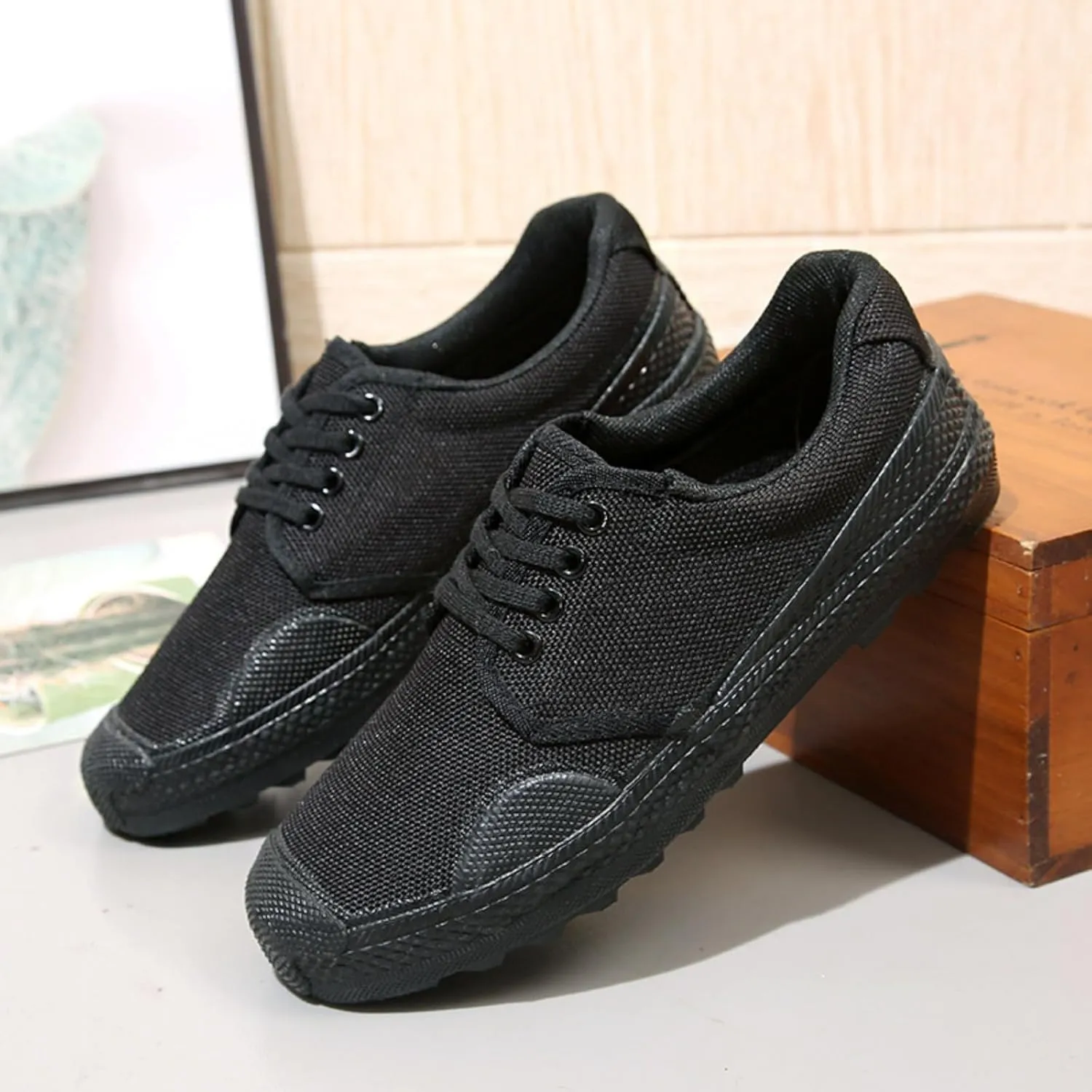 Martial Arts Competition and Training Shoes, Specialized Martial Arts Practice Shoes for Children, Morning Tai Chi Shoes, Men's Leather Taekwondo Shoes.