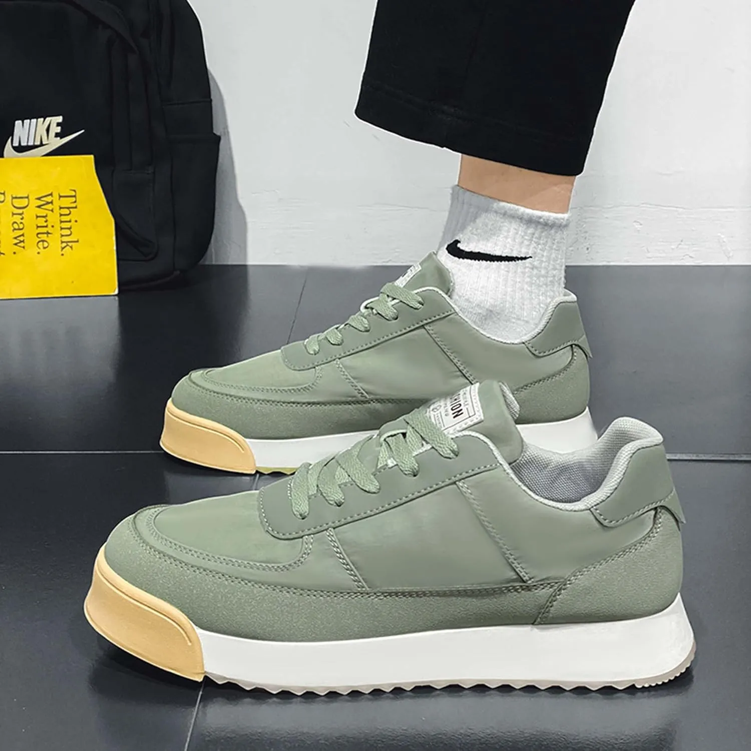 Men's Fashionable Breathable Soft Sole Casual Skateboarding Shoes