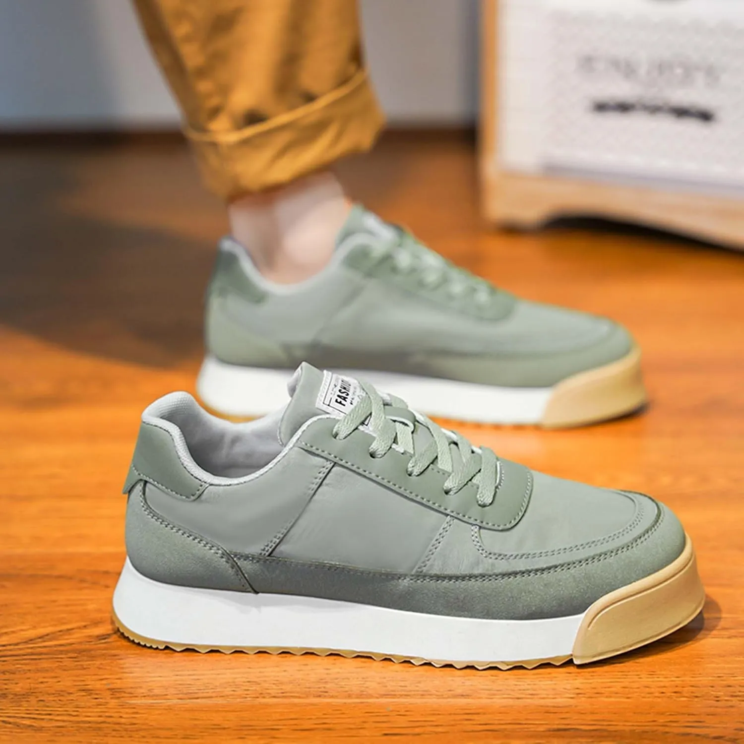 Men's Fashionable Breathable Soft Sole Casual Skateboarding Shoes