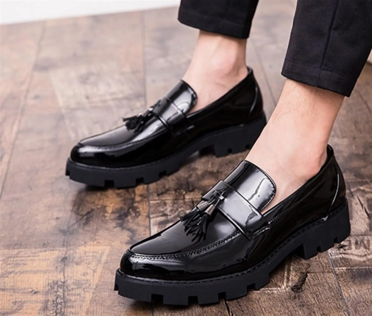 Men's Patent Leather Tassel Loafers Slip-On Formal Business Dress Shoes Lug Sole Fashion Pointed Toe Walking Casual Shoes for Prom Dating Wedding