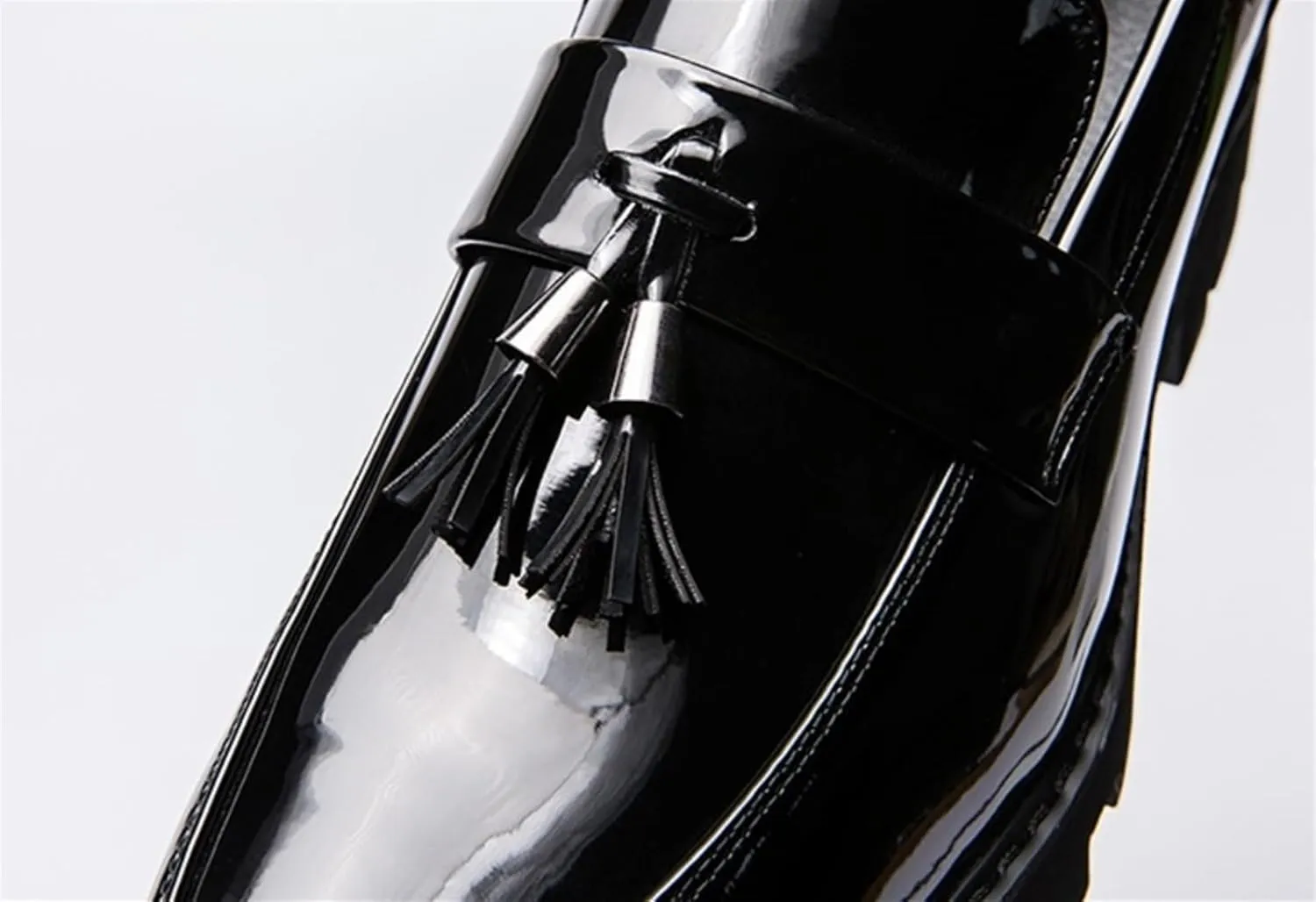 Men's Patent Leather Tassel Loafers Slip-On Formal Business Dress Shoes Lug Sole Fashion Pointed Toe Walking Casual Shoes for Prom Dating Wedding