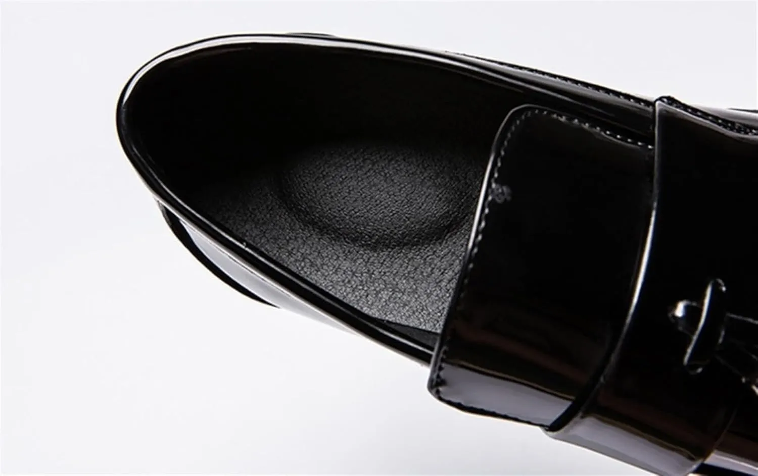 Men's Patent Leather Tassel Loafers Slip-On Formal Business Dress Shoes Lug Sole Fashion Pointed Toe Walking Casual Shoes for Prom Dating Wedding