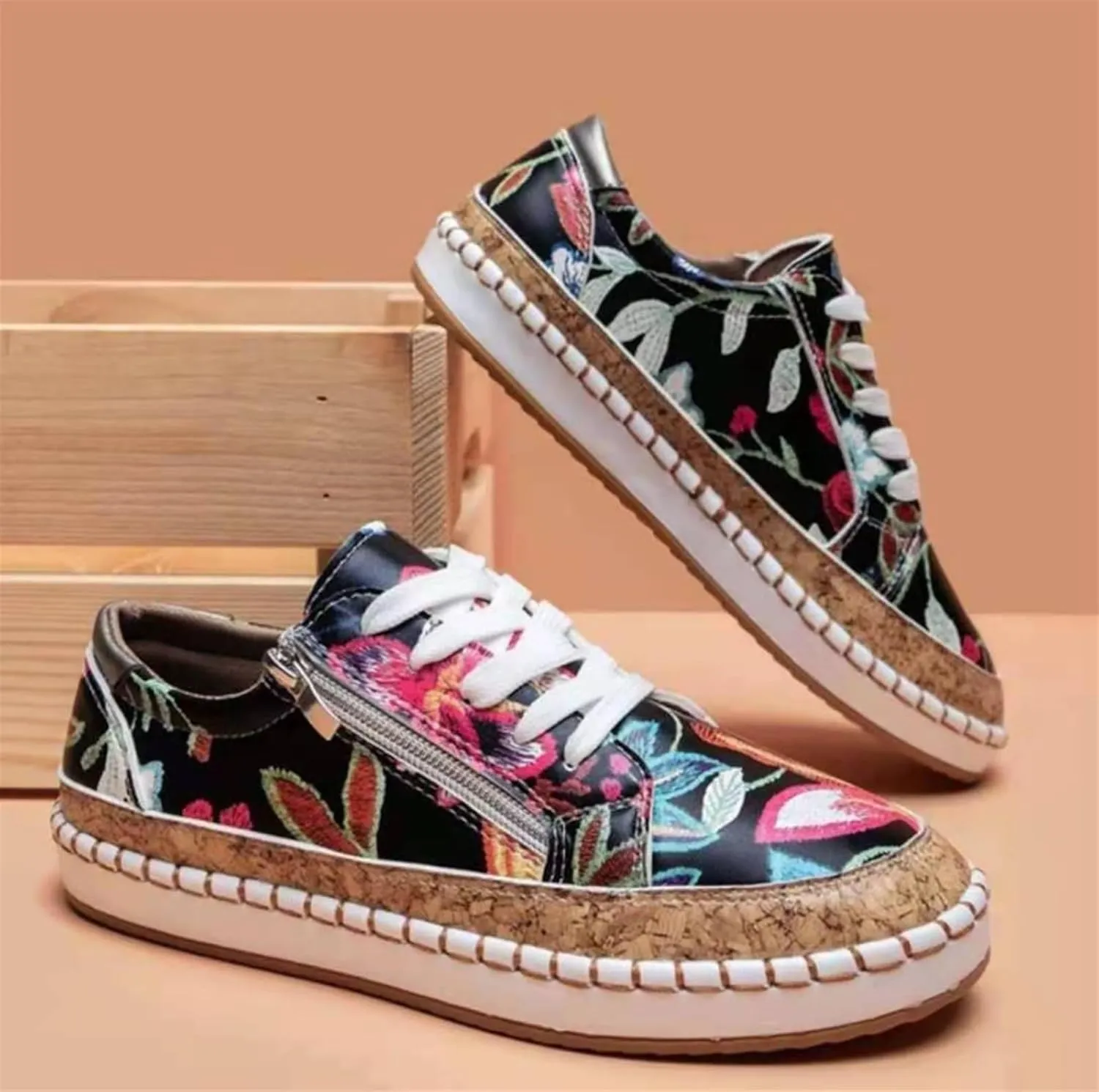 Walking Shoes for Women Slip Ons Fashion New Loafers Breathable Hollow-Out Lazy Round Toe Sneakers Breathe Canvas Comfort Beach Shoes Flat