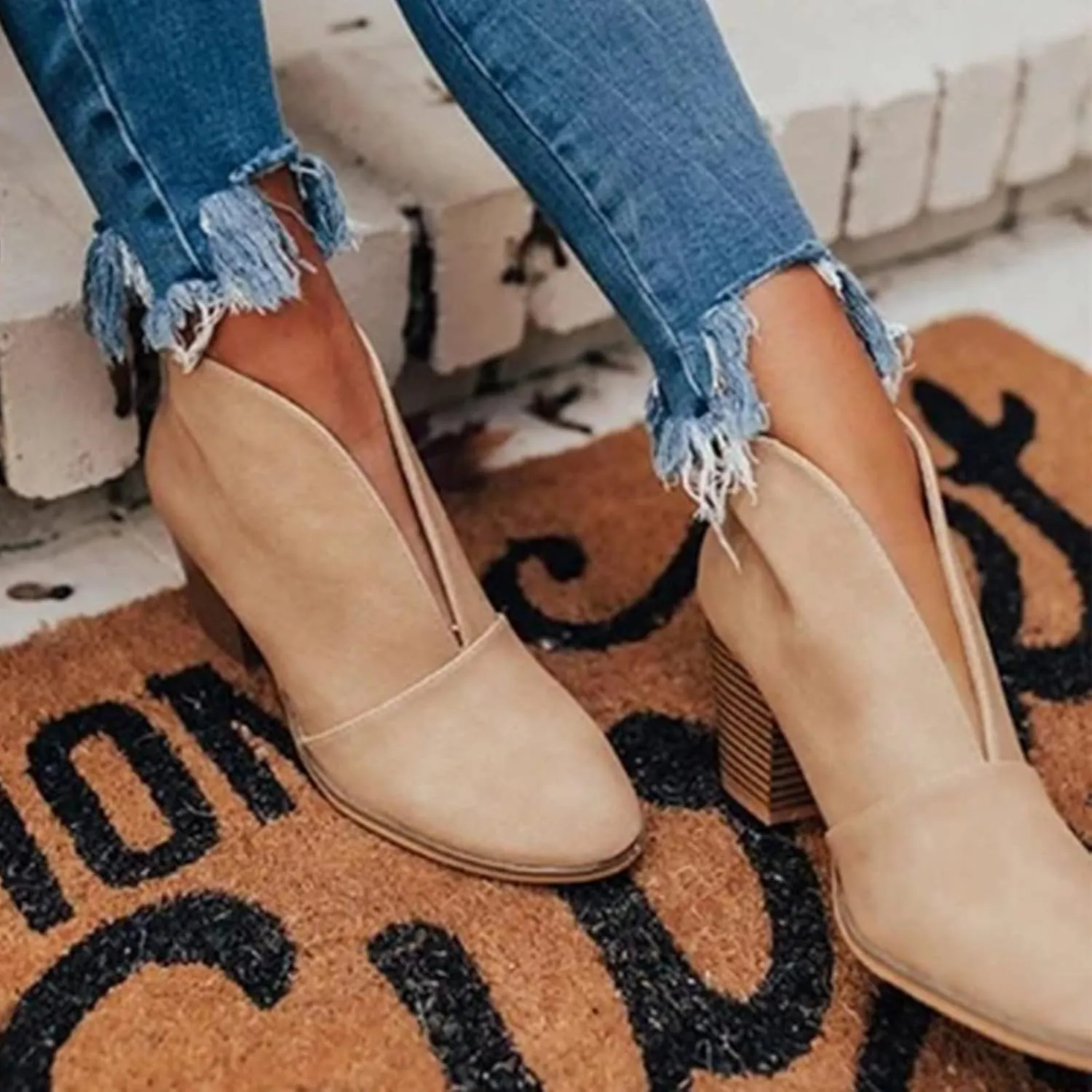 Womens Shoes Fashion Short Heel Slip On Boots for Women Soft Comfortable Leather Ankle Boots